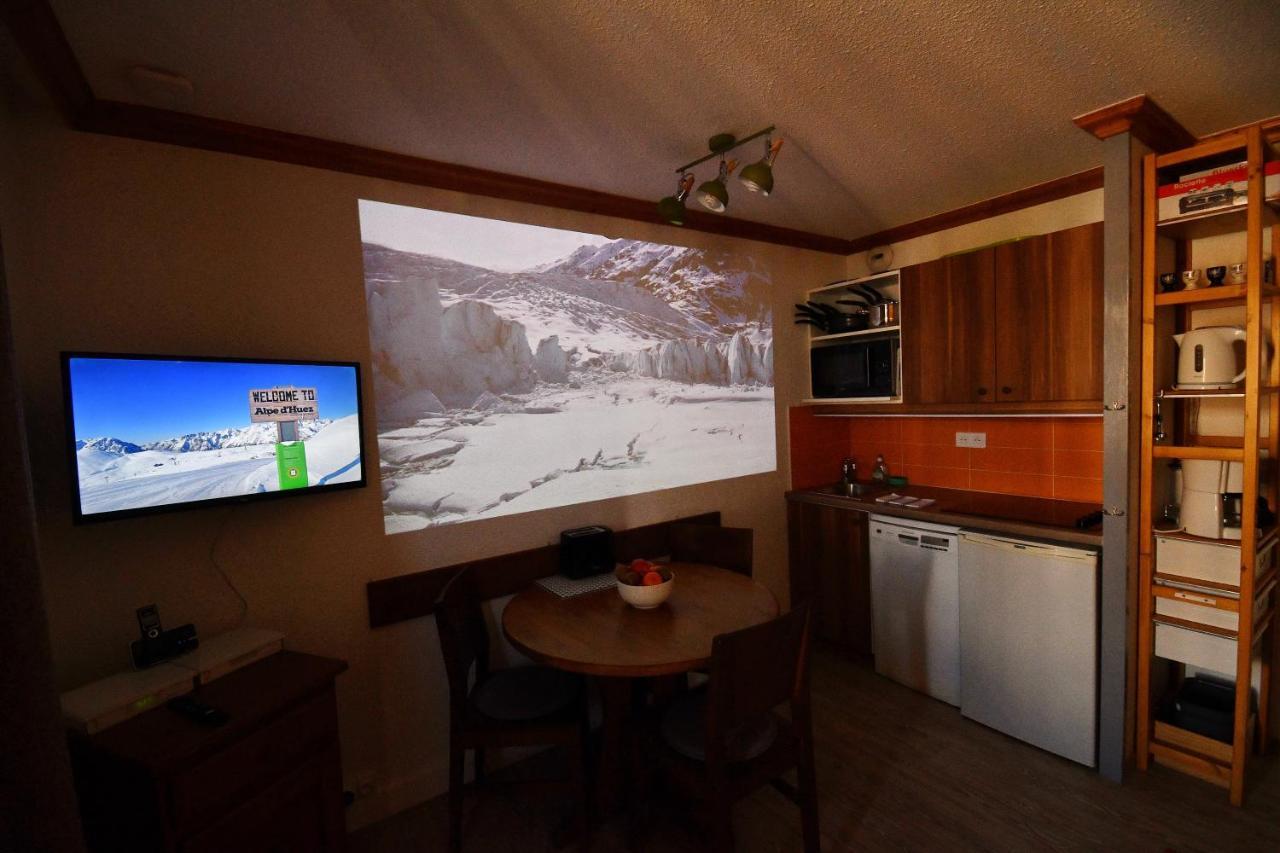 Апартаменты Superb View+Swim Pool+Smart Tv+Netflix+Projector Huez Экстерьер фото