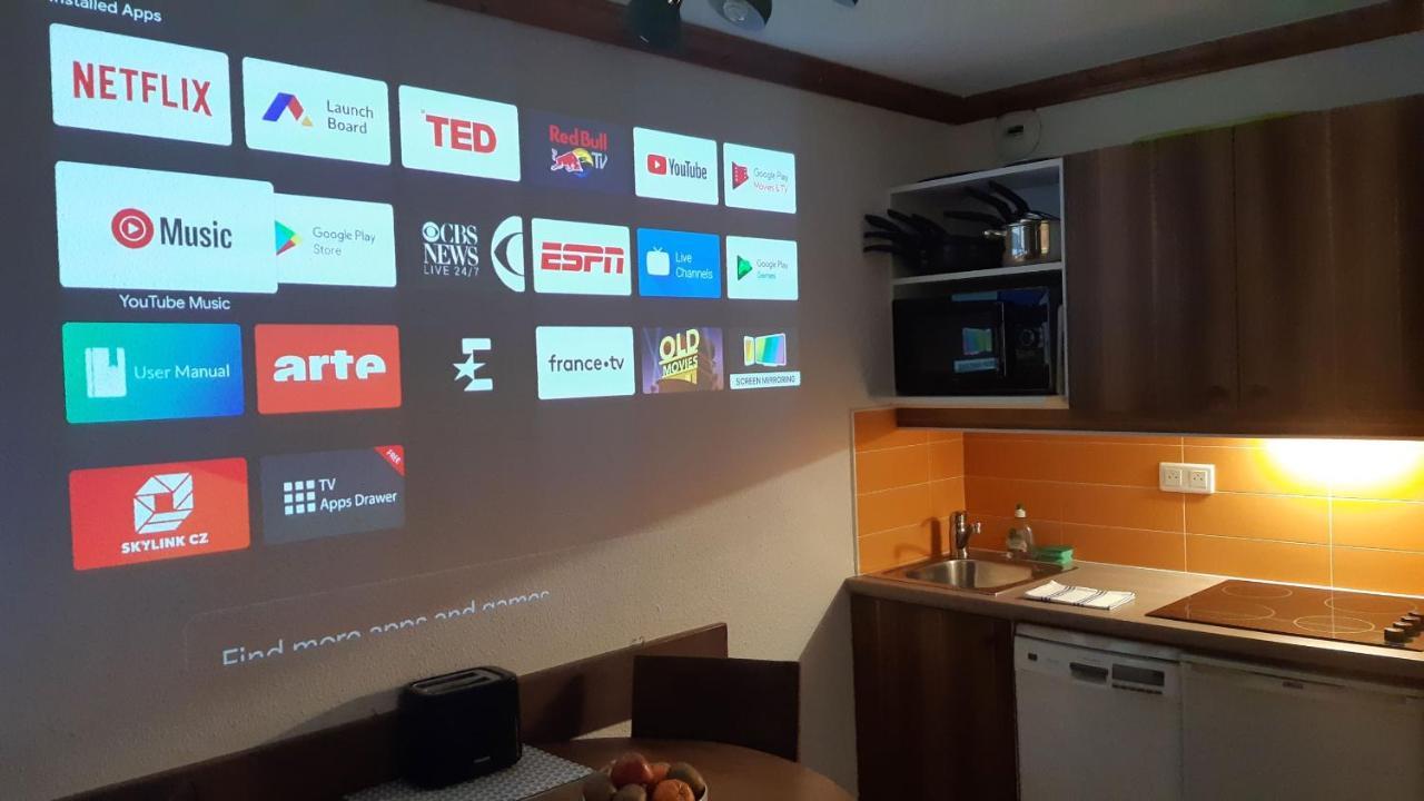 Апартаменты Superb View+Swim Pool+Smart Tv+Netflix+Projector Huez Экстерьер фото
